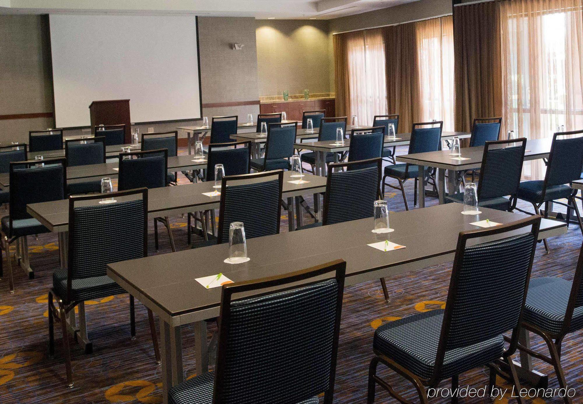 Courtyard Los Angeles Burbank Airport Экстерьер фото